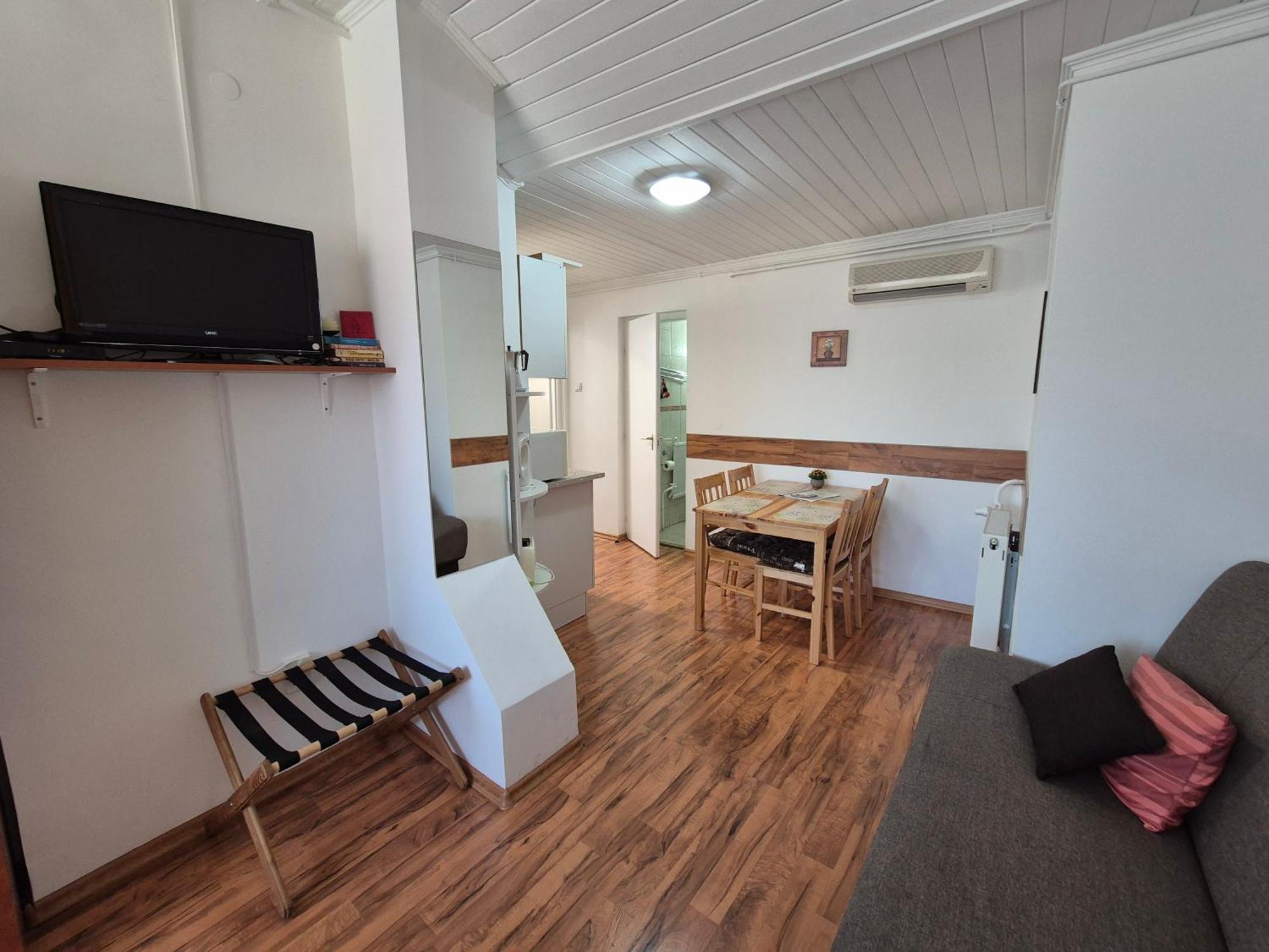 Roxanna Apartman Gyula Eksteriør bilde