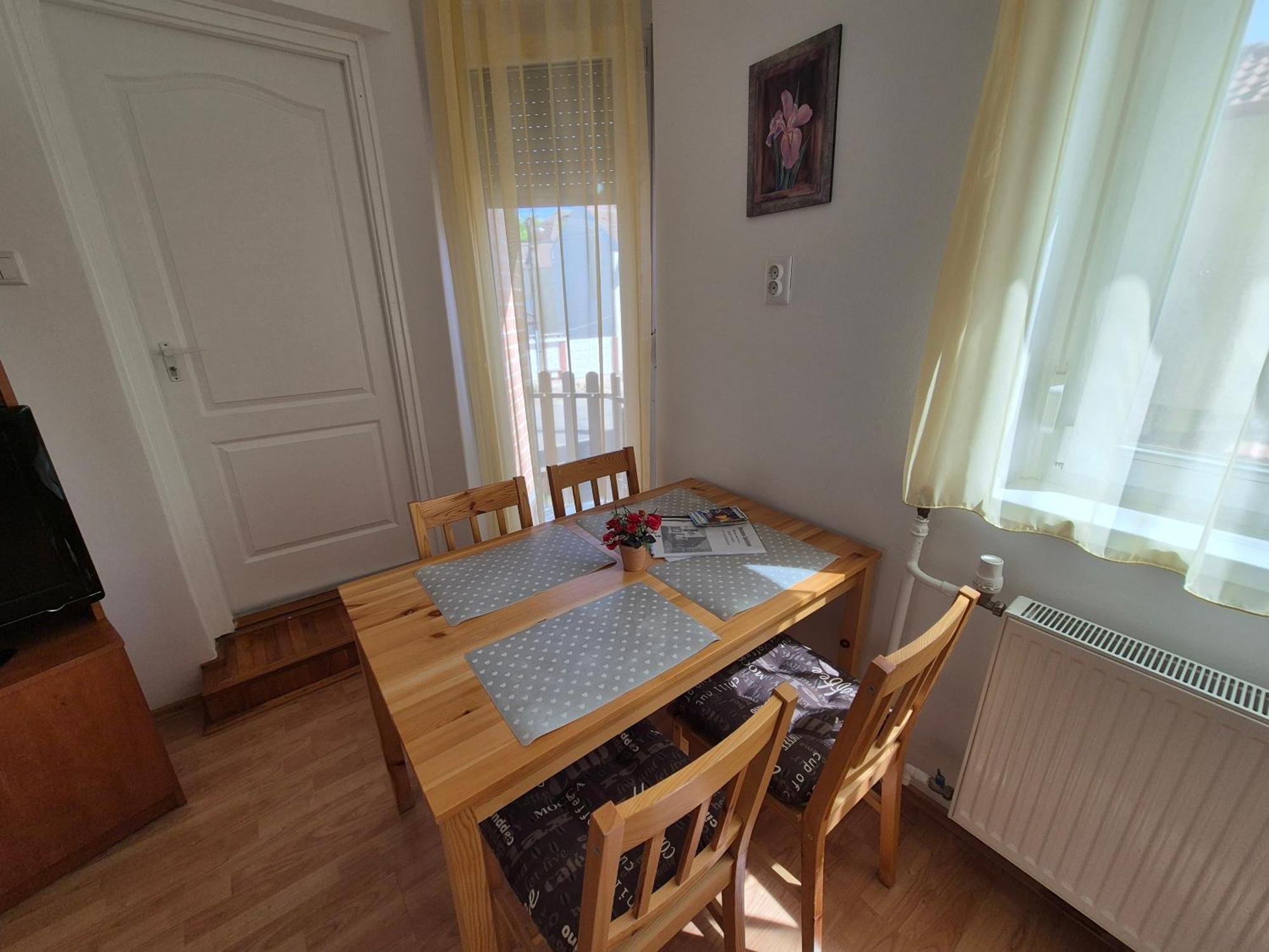 Roxanna Apartman Gyula Eksteriør bilde